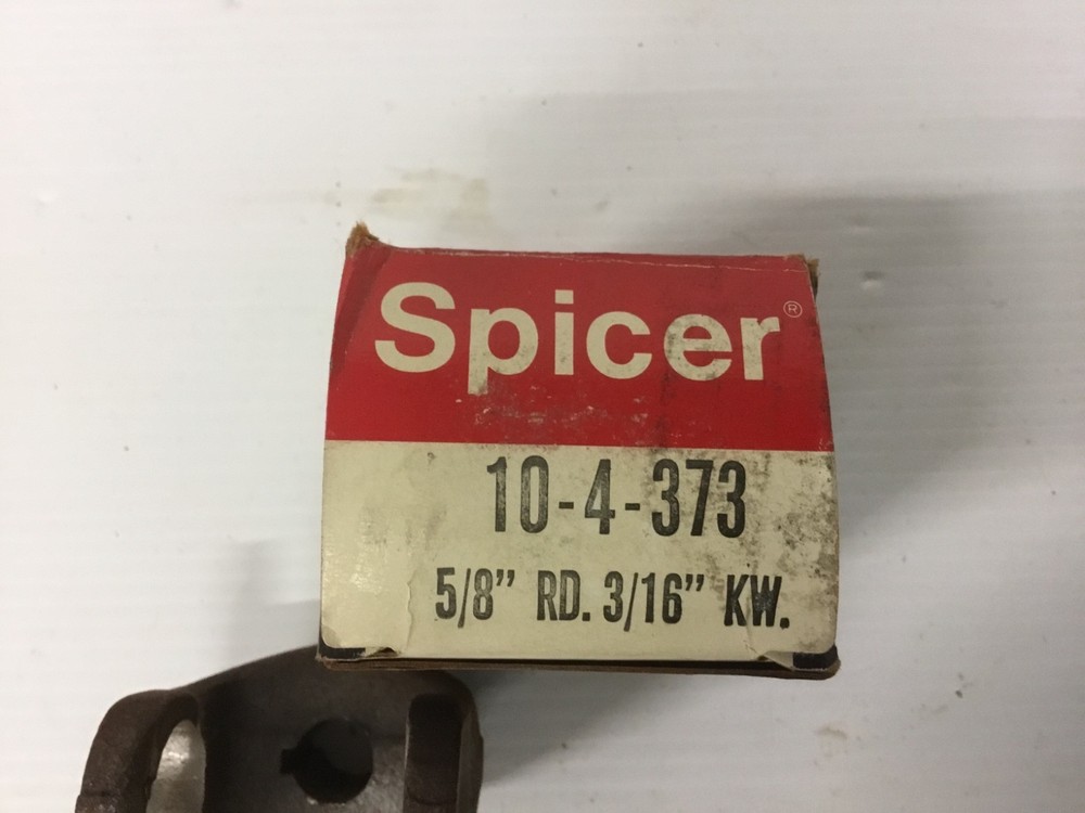 Spicer 10-4-373 PTO End Yoke
