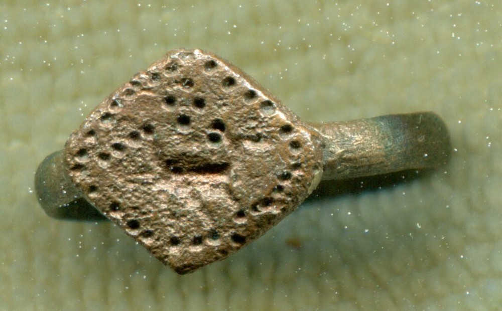Cast Bronze Finger Ring Middle Eastern Area, Ancient, See Scans