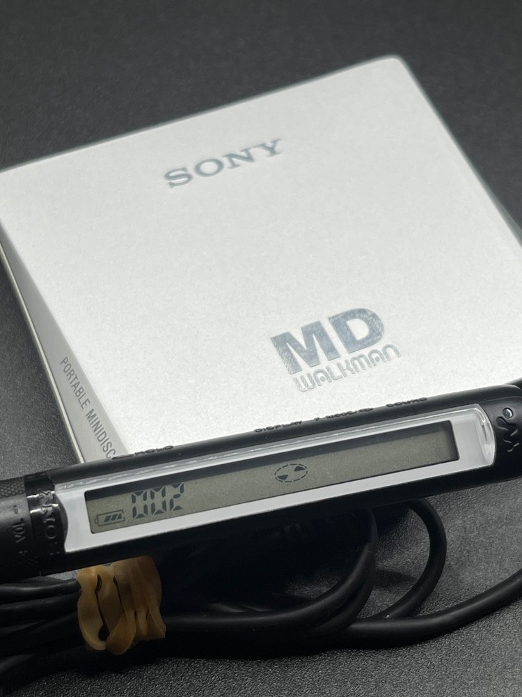 Sony MZ-E75 Walkman MiniDisc MD Player Silver - Working