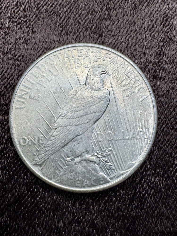 1935 Peace Silver Dollar - Uncirculated