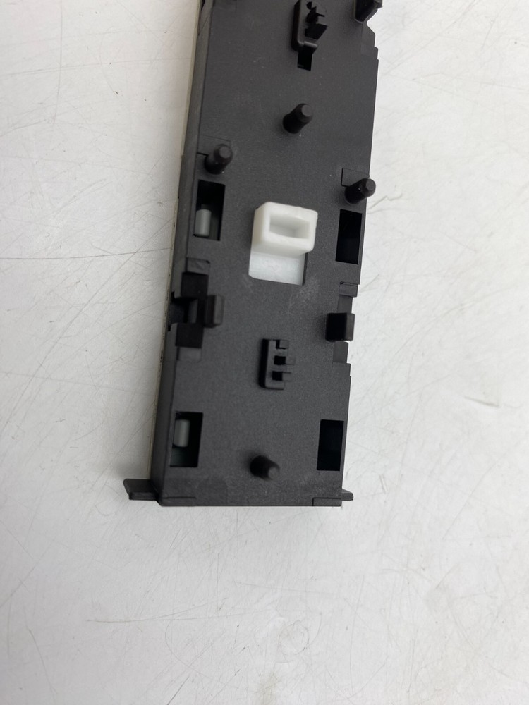 Eaton XTMCXML Black/White Mechanical Interlock for For Mini IEC Starters - Used