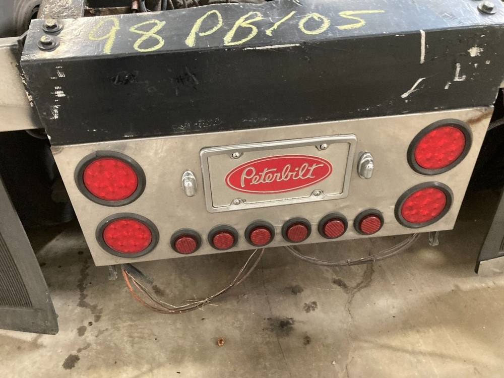 Peterbilt 379 Tail Lamp - Used