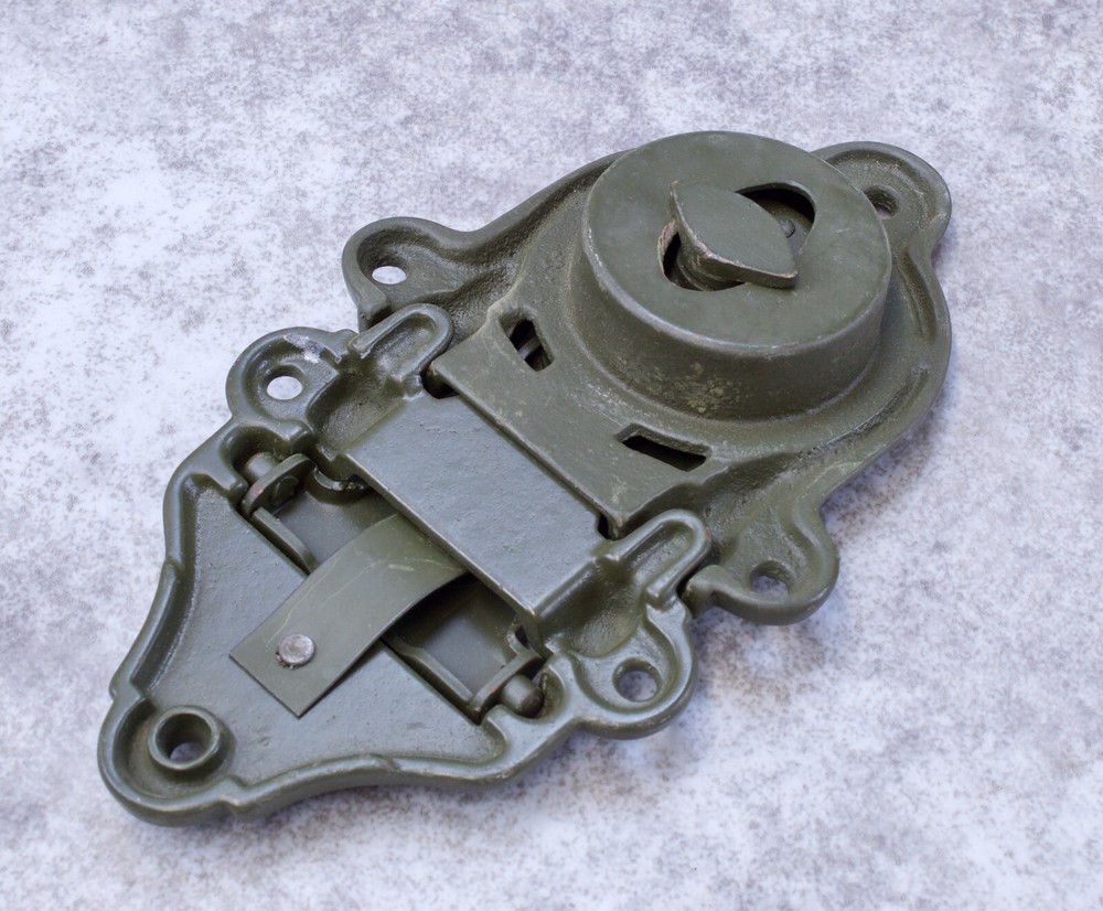 WW2 US Military Trunk Footlocker Lock No Key 1943 Eagle Lock Co Conn # OB127