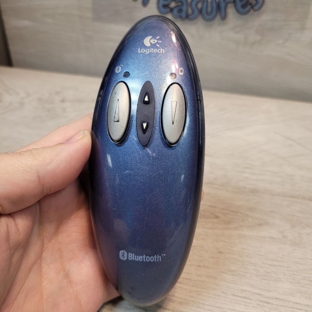 Logitech M-RU77 Bluetooth Laser Pointer Mouse Presenter No Dongle For Parts