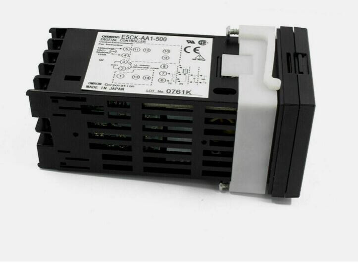 FAST SHIP NEW OMRON E5CK-AA1-500 Temperature Controller E5CKAA1500