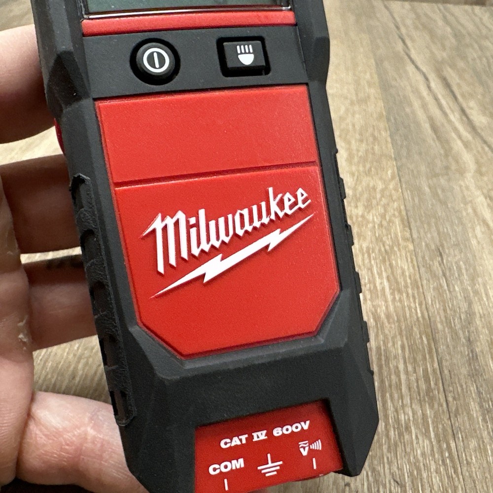 Milwaukee 2212-20 600V Auto Function Voltage/Continuity Digital Meter