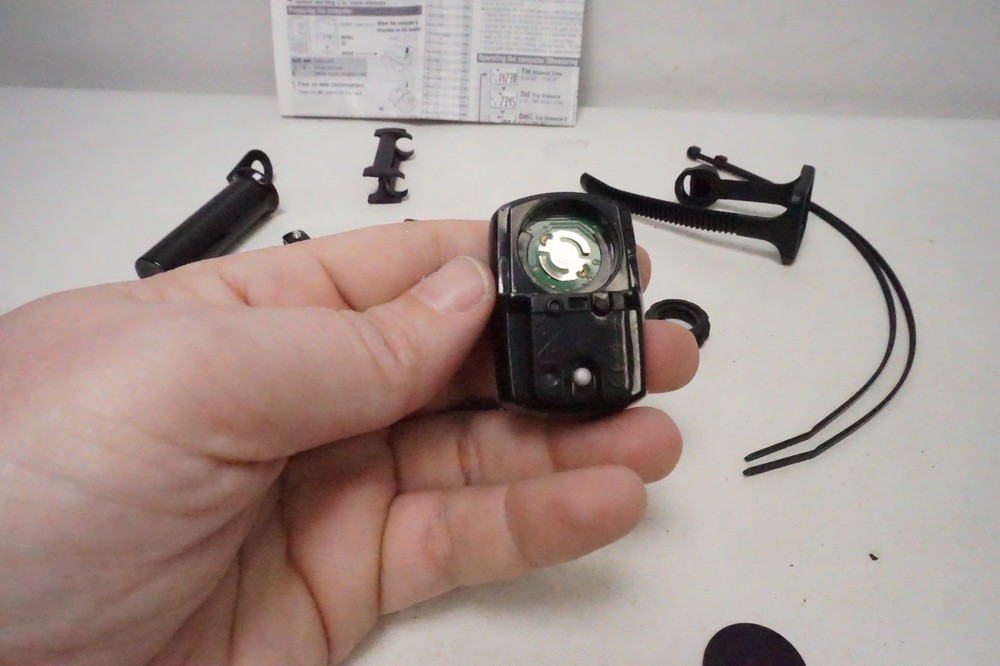 Classic Cateye Strada Wireless Cyclocomputer CC-RD300W