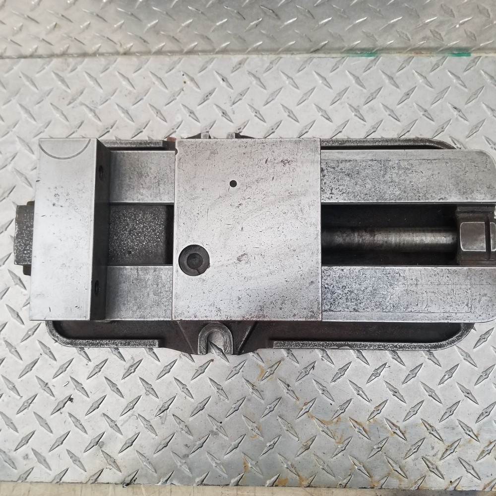 KURT D675 6" Milling Machine Vise - See Description