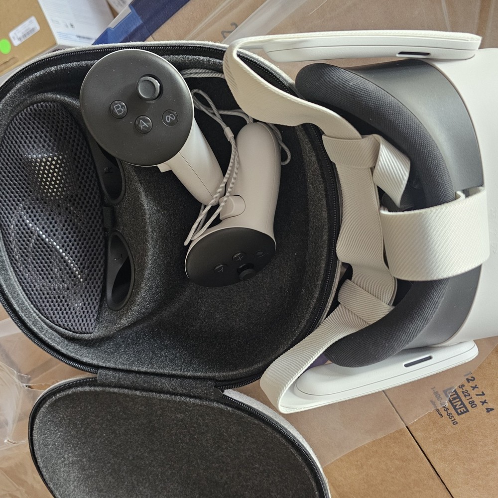 Meta Quest 3S VR Set 256GB Nice W Case Controllers