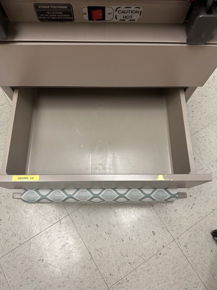 Midmark Ritter 104 Exam Table