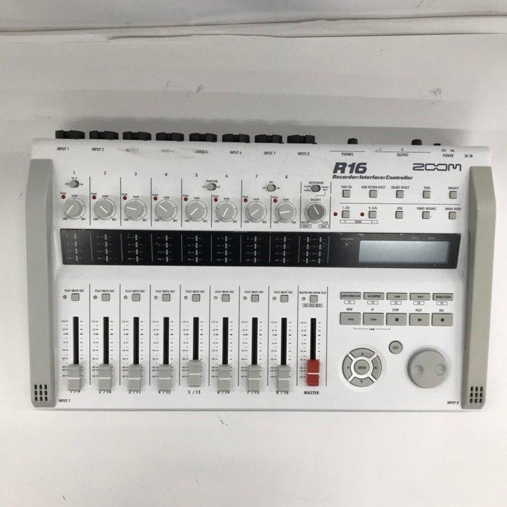 Zoom R16 Portable Multitrack Recorder Controller and Interface Good Condition