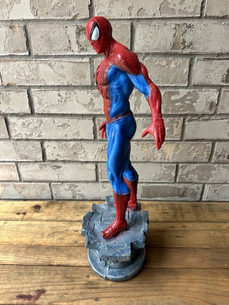 Spiderman Statue