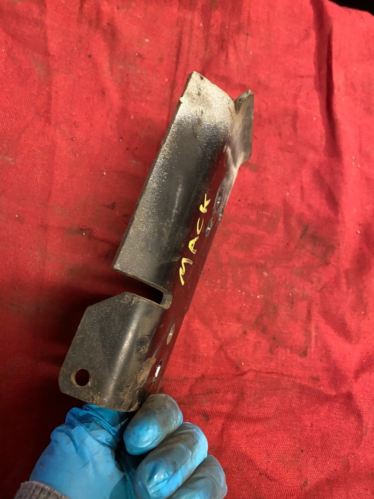 MACK CXU613 HOOD REST SUPPORT BRACKET