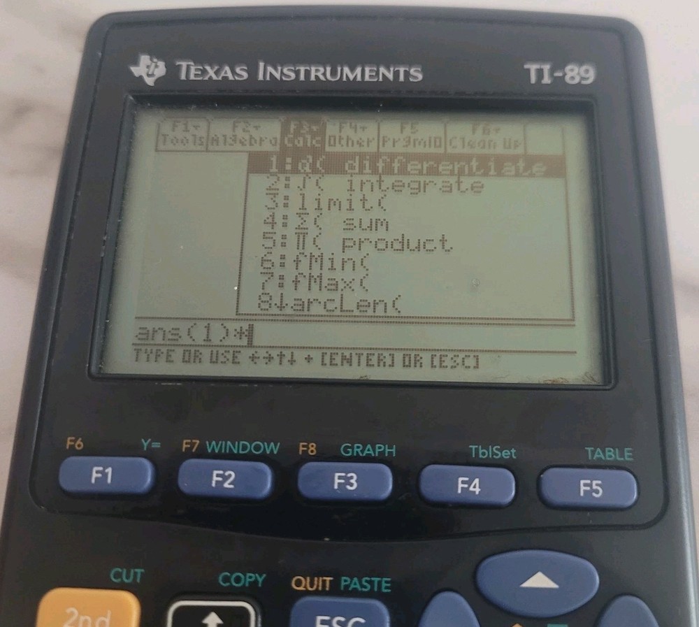 Texas Instruments TI-89 Calculator, powers on, Unknown if fully functional