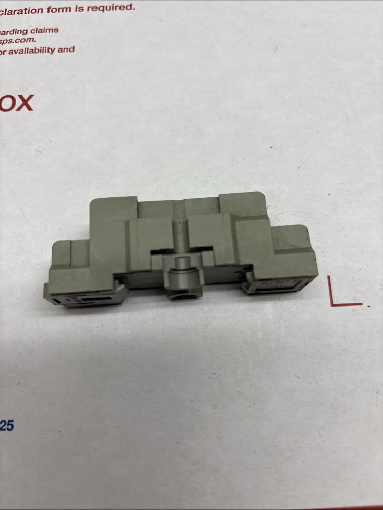 Idec Shib-05U Relay Socket 10 Amp 300V Used