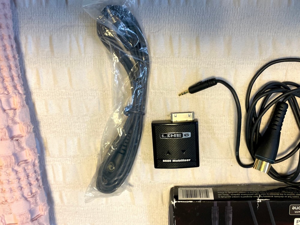 Line 6 MIDI Mobilizer 1 MIDI Interface For iPhone And iPod Touch.