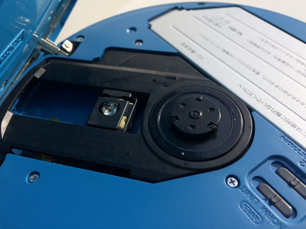 Sony D-EJ700 CD Walkman Portable CD Player Discman blue working all