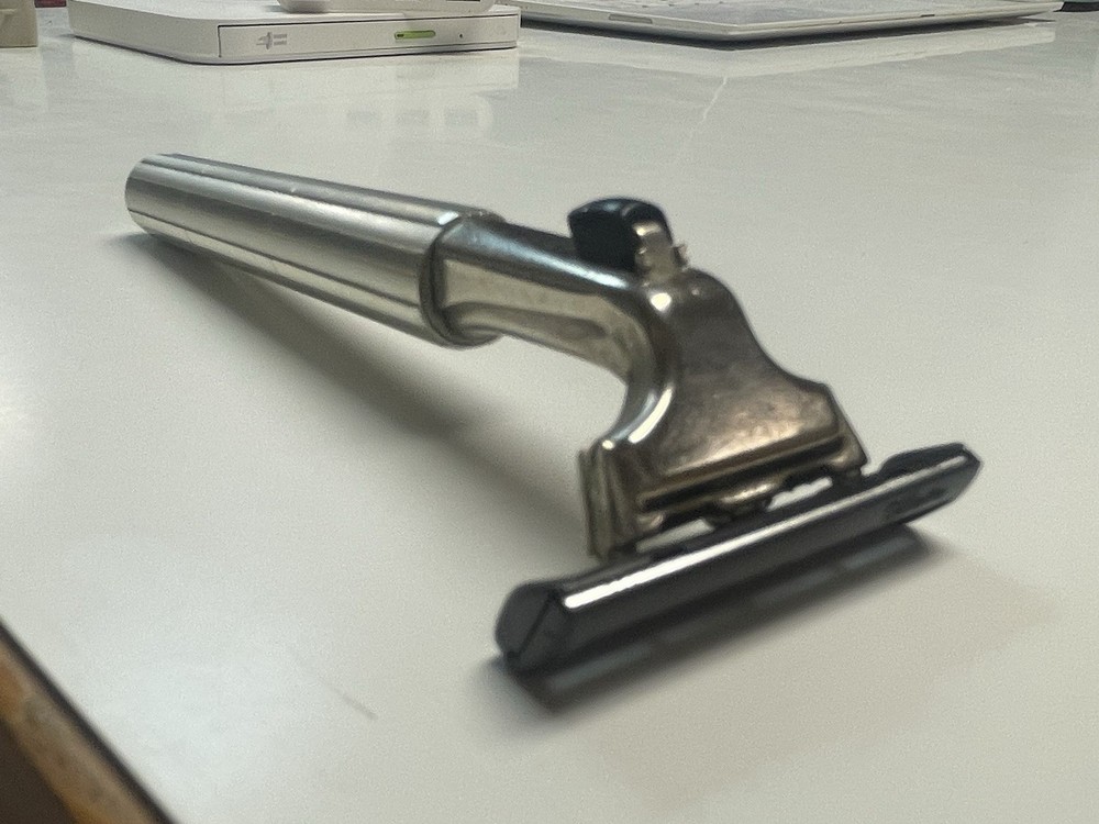 Gillette Atra Razor w/ Case & Refills