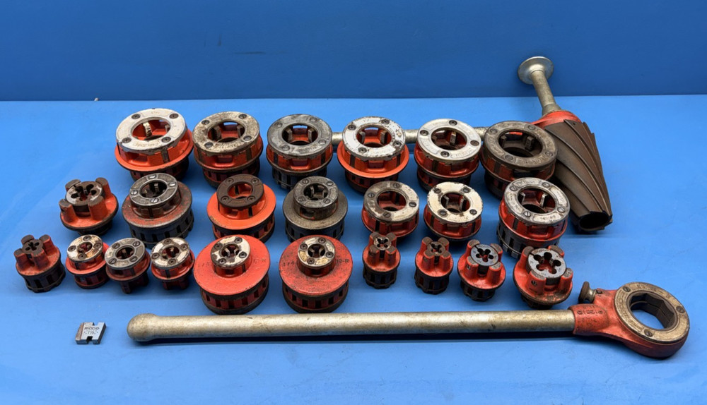 LOT - RIDGID Pipe Threader Die Head Assortment Ratcheting Pipe Threader & Reamer