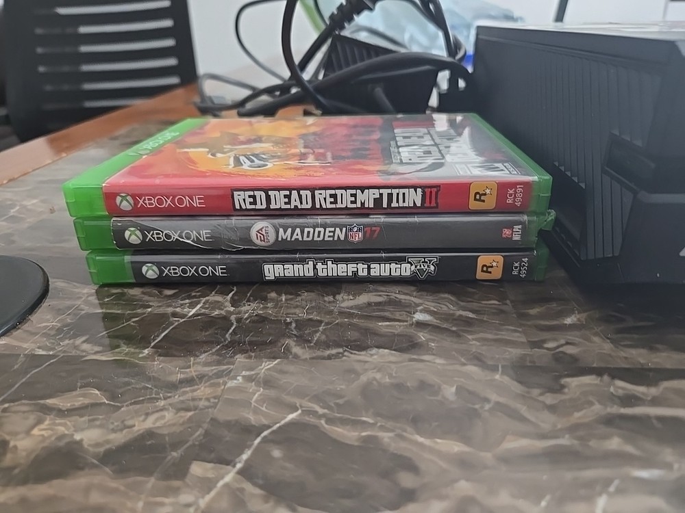 Xbox One USED Bundle With Stickers