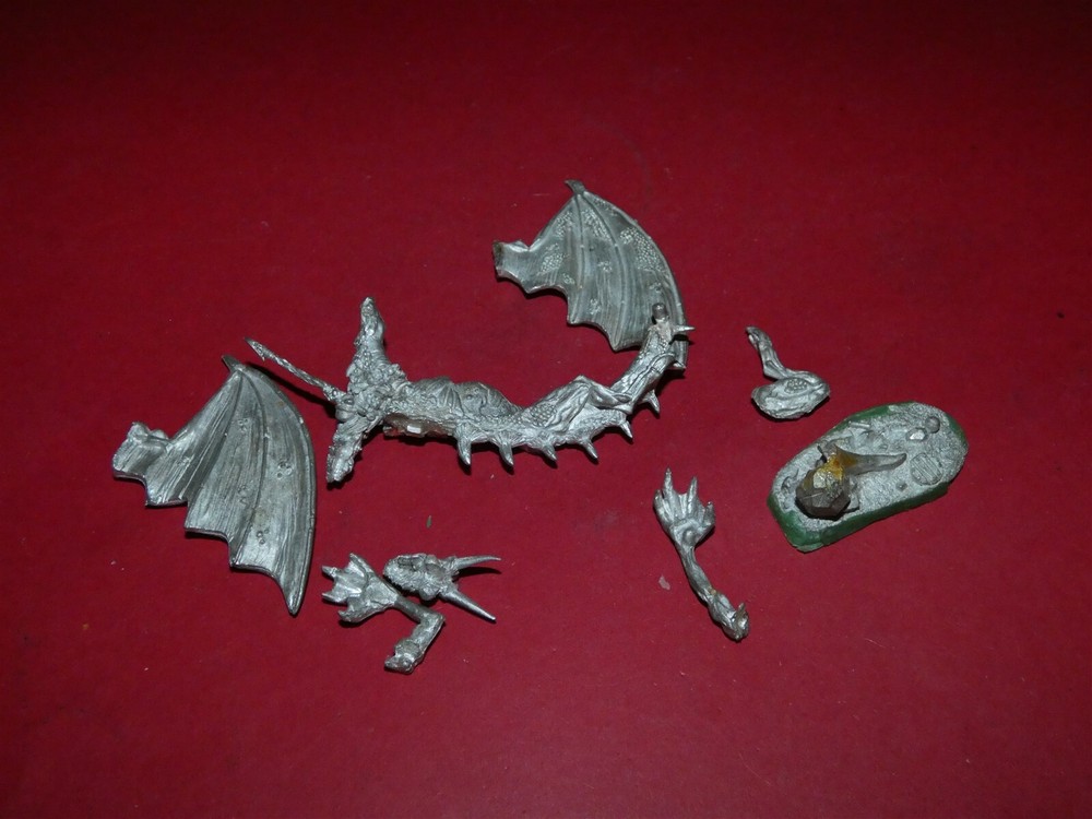 Warmaster: Chaos: Chaos Hero on Dragon d