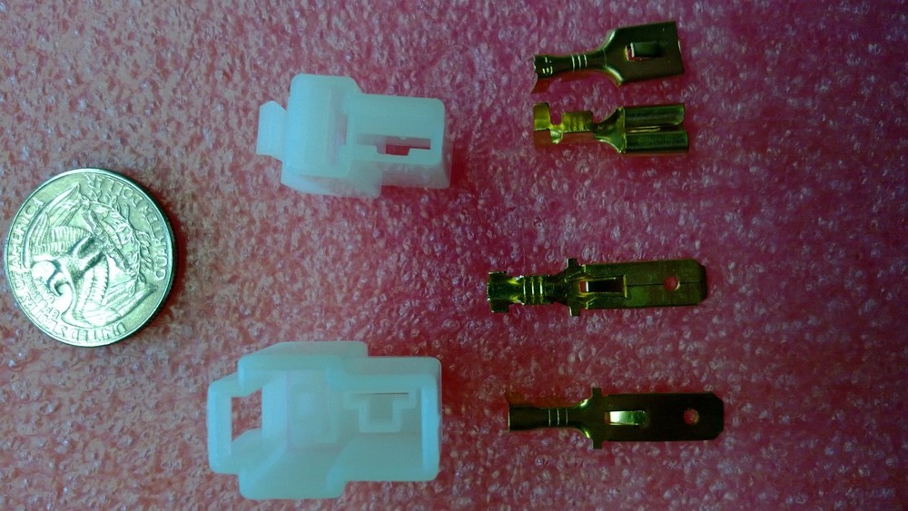 ALINCO - TYT " T " TYPE CONNECTOR DC PLUG ONLY