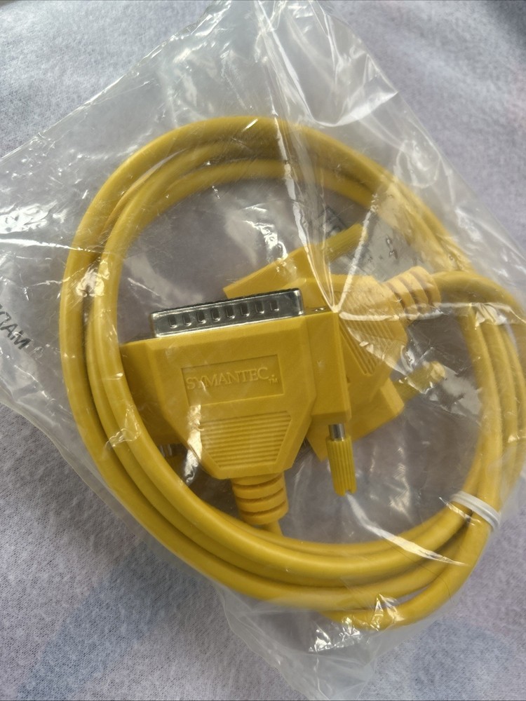 Symantec PCAnywhere 32 Version 8.0 Software CD & Parallel Cable