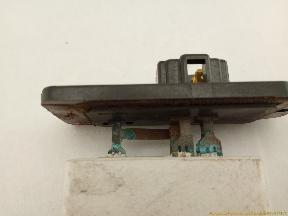 Mitsubishi Eclipse Spyder HVAC Air Conditioning Blower Motor Resistor 2000-2003