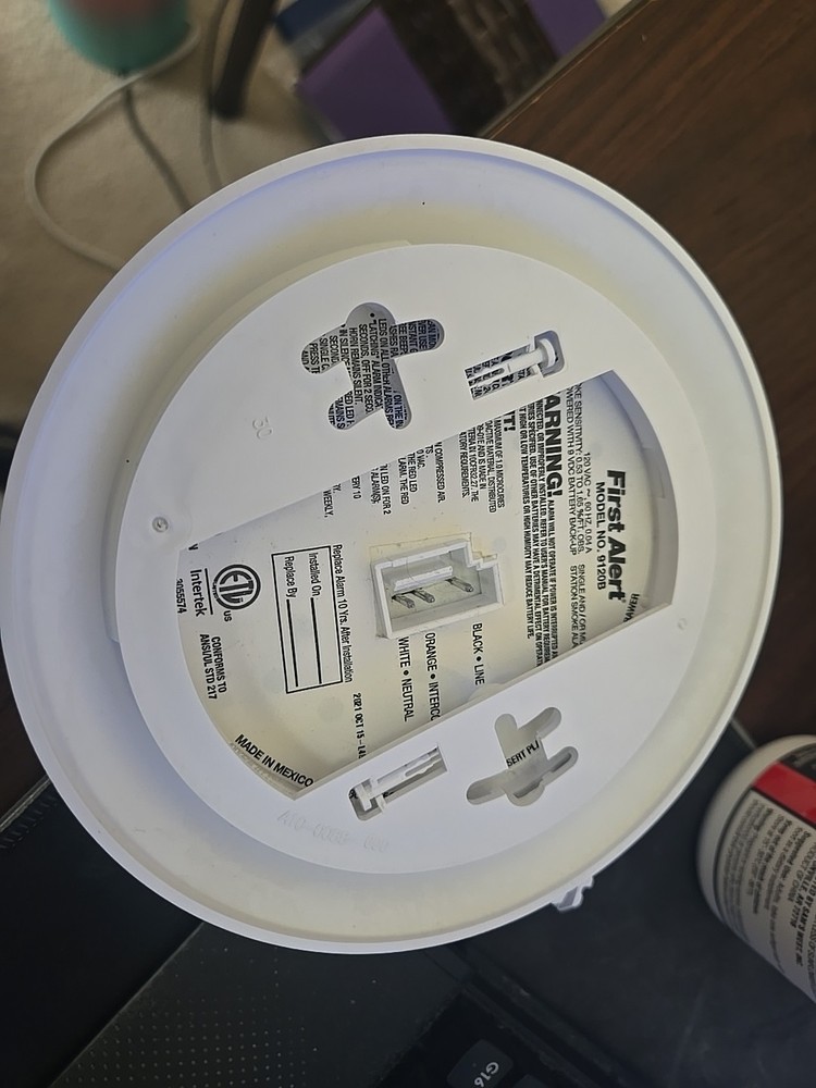 BRK First Alert 9120B Smoke Detector