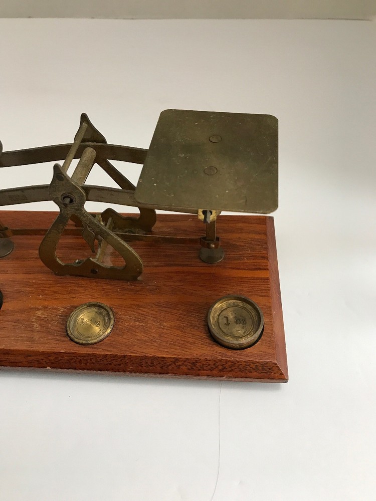 ANTIQUE SMALL WARRANTED ACCURATE SCALE w/ WEIGHTS 2 OZ, 1 OZ, 1/2 OZ