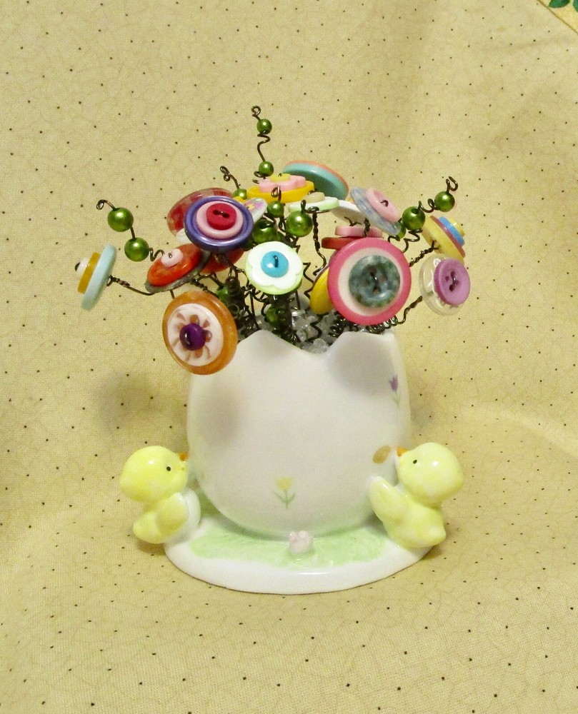 Button Bouquet in "Broken Egg Vase" with 3 Chicks. Great gift! Easter