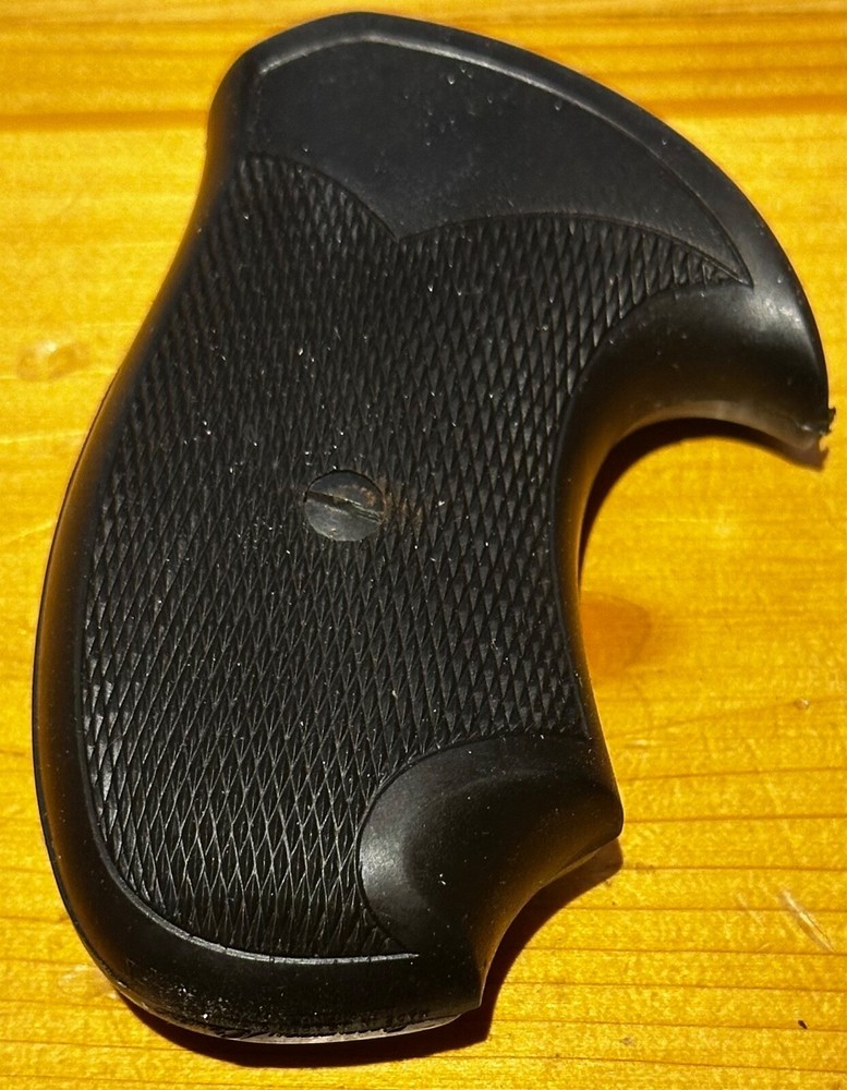 CD/C-SMALL Pachmayr Grips Presentation Compac