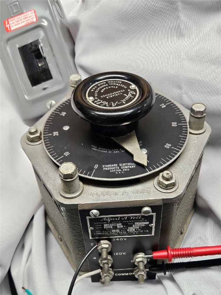 Adjust-A-Volt 1520B Variac Variable Autotransformer 0-280V 2.5kVa 240V Tested