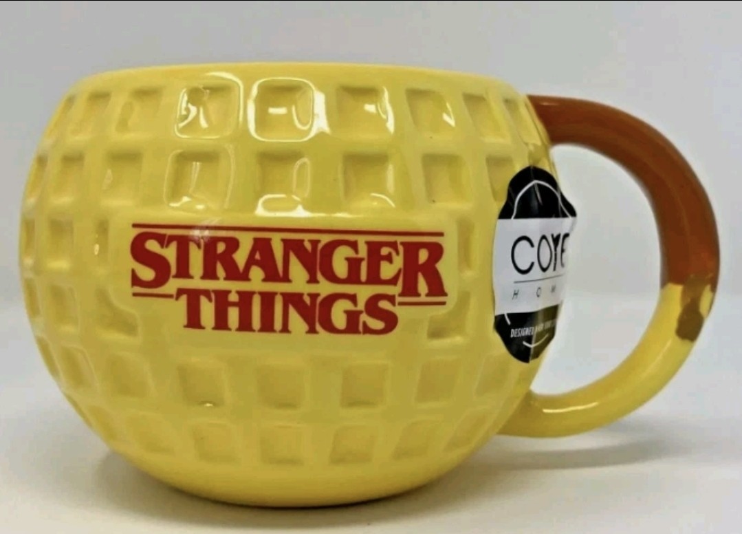 Netflix Stranger Things Waffle w/Butter & Syrup 18oz Yellow 3D Ceramic Mug