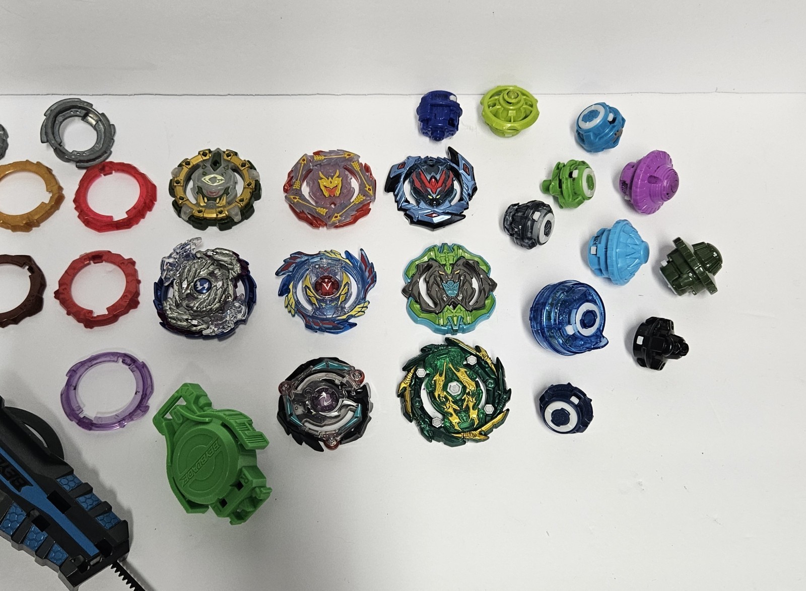 Beyblade Burst Assorted Lot 8 Full Discs & 5 Launchers & Extra Peices Hasbro