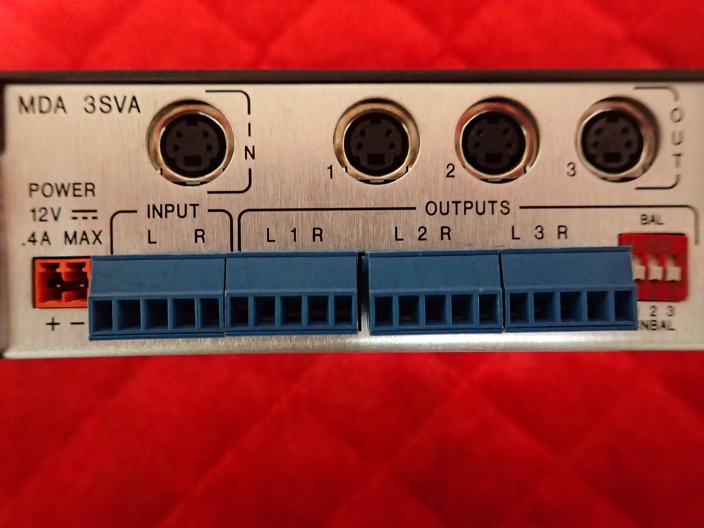Extron Electronics - Distribution Amplifier - Model MDA 3SVA