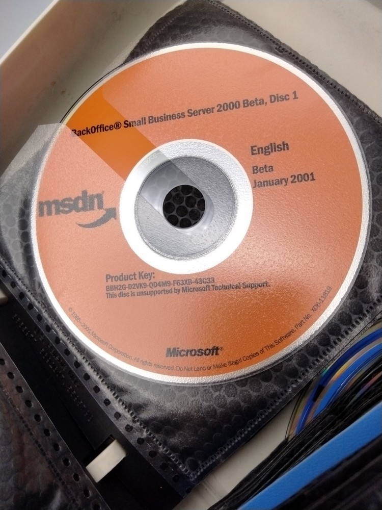 MSDN Software CD's Microsoft Windows 2000 server, Visual Studio Office Jan 2001