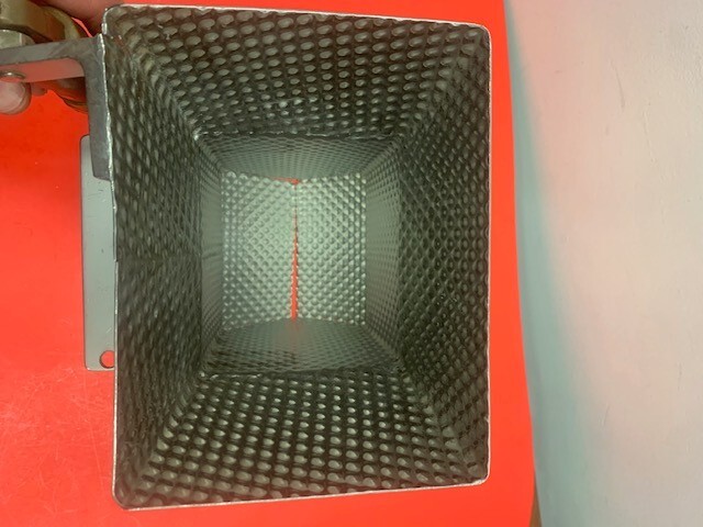 Eagle Scale - Pool Hopper from 14 Head Scale, with Actuator Cylinder.