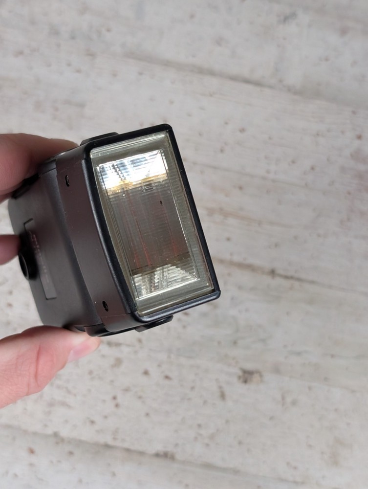 Minolta Auto 128 Shoe Mount Flash for Camera - Vintage - Untested