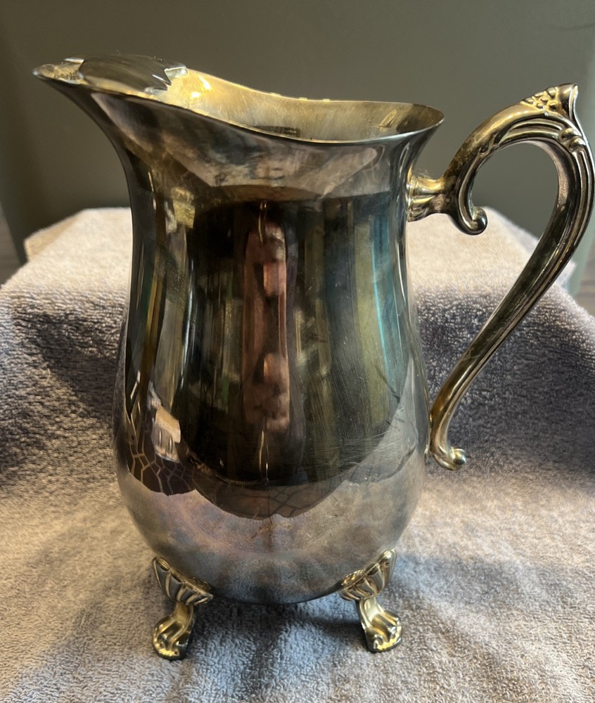 Vintage Silver Plated Footed 9” Water Pitcher Ice Lip