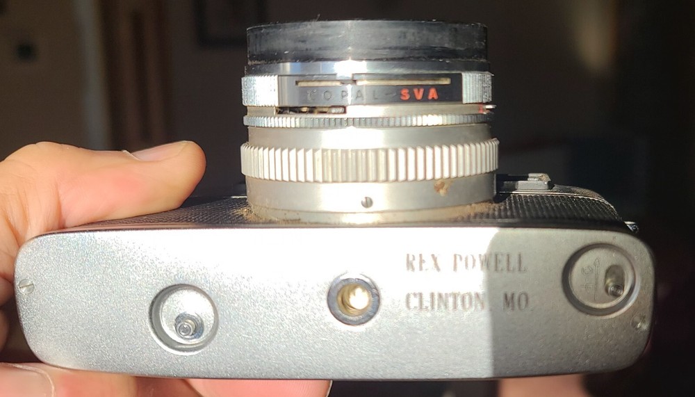 Yashica EE Rangefinder Camera W/4.5cmf:1.9, Tested Working. Case,cap 9+