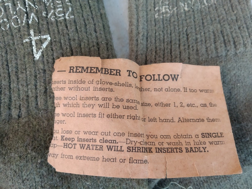 Original WWII hand gloves US Army with paper tag
