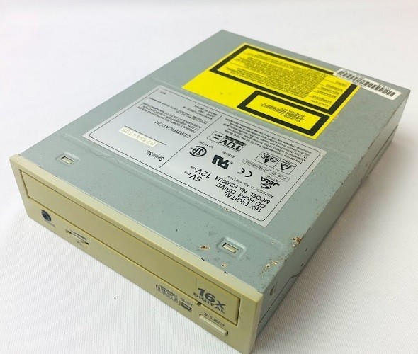 Funai Electric E2950UA CD-ROM Drive