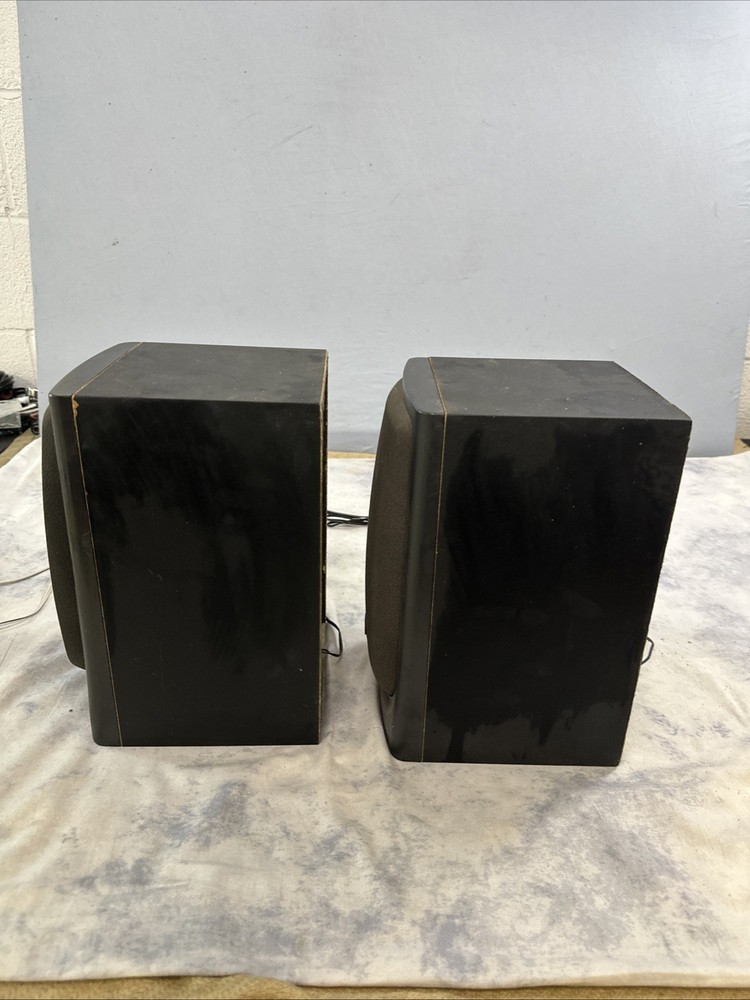 AIWA SX-N3200 Bookshelf Speaker Set.