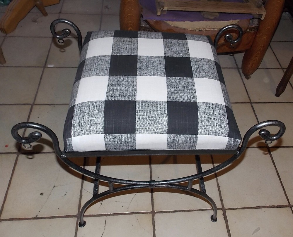Black Iron Buffalo Plaid Shape Vanity Bench  (VB-96)