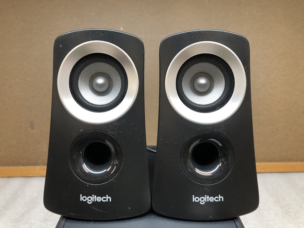 Logitech Z313 2.1 Multimedia Speaker System with Subwoofer & Wired Controller