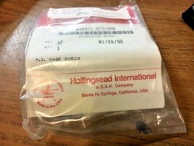 042871-075-5AB EXTRACTOR HOLLNGSEAD INT. AVIONICS BOX MOUNT FRONT HOLD DOWN