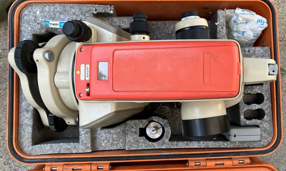 PENTAX JAPAN ETH-120F ELECTRONIC THEODOLITE CASE & MANUAL - PREOWNED