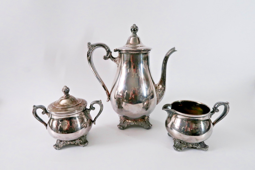 WM Rogers & Son Victorian Rose Antique 4 Piece Silver Tea Coffee Serving Set