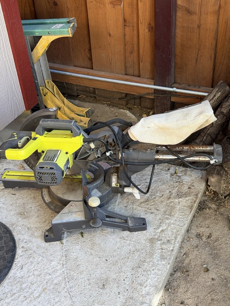 20V MAX* BAND SAW KIT